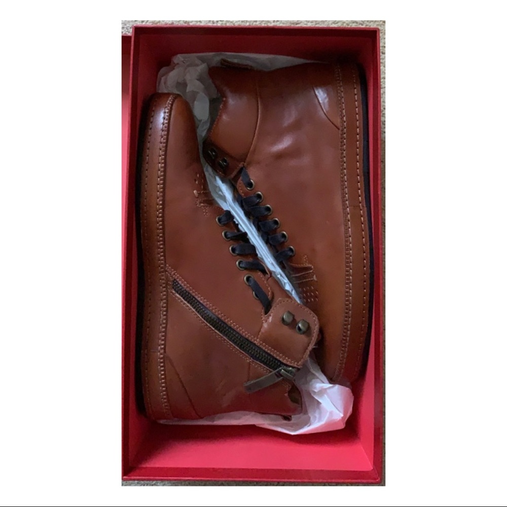 Donald J Pliner Sneakers
